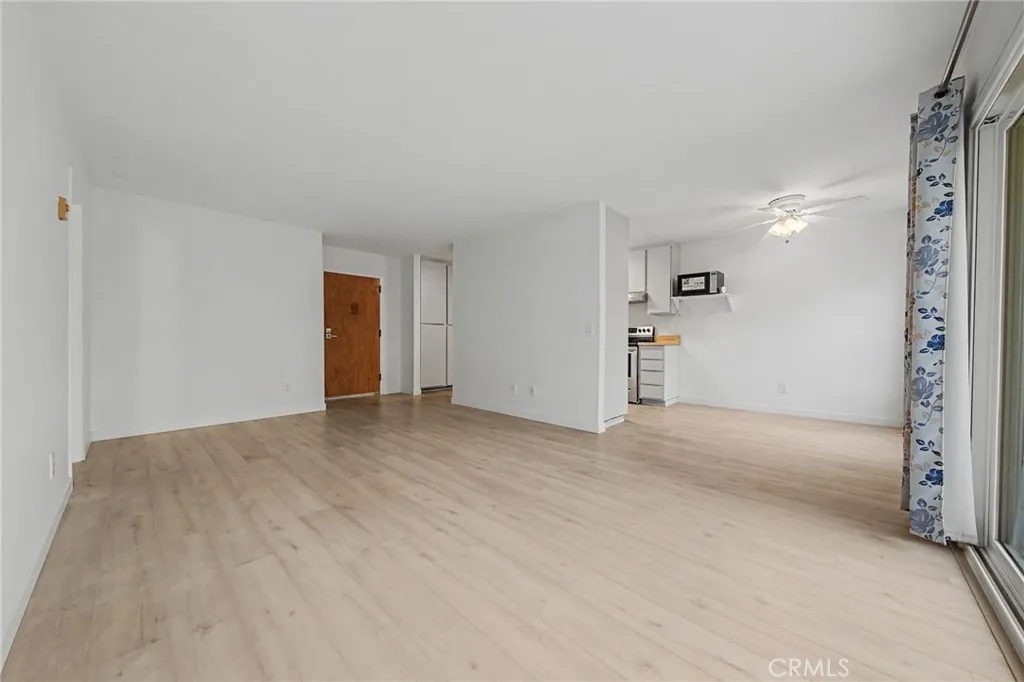 https://cdn.realtyfeed.com/cdn/127/306642326/bb8eaf8d8d54cb1d0c9595f987e4c132.webp