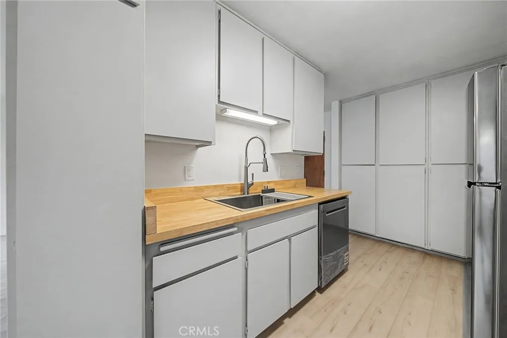 https://cdn.realtyfeed.com/cdn/127/306642326/c7aa8c07132e407e168a5482edd8bfa3.webp