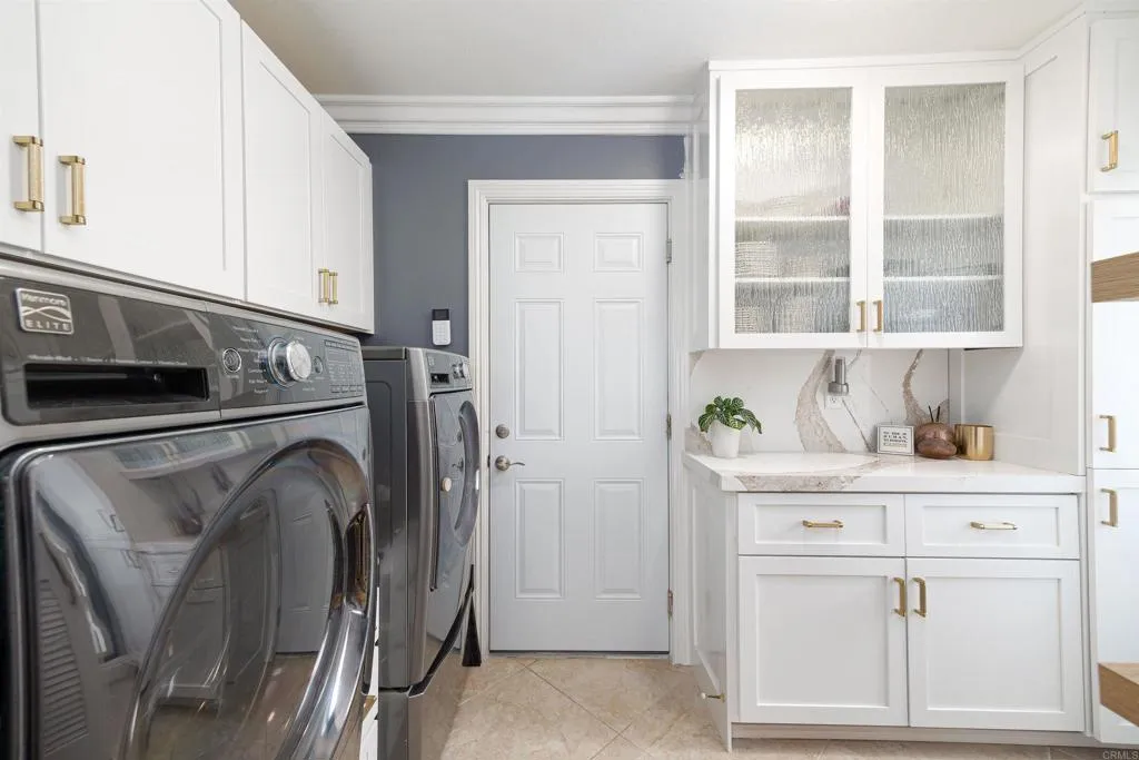 https://cdn.realtyfeed.com/cdn/127/306642376/20ac835638626f17e1b4683528fe0a2c.webp