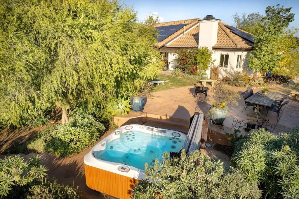 https://cdn.realtyfeed.com/cdn/127/306642384/60fd0a9f1cc6997590c7d751138bb9dc.webp