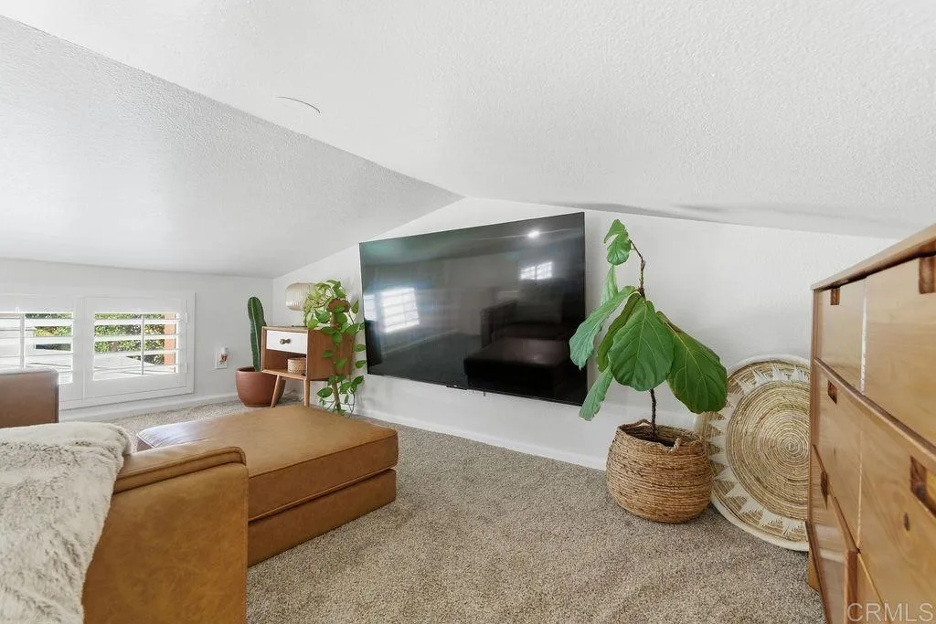https://cdn.realtyfeed.com/cdn/127/306642400/891160a9e8b3ee77056e2343a181da45.webp