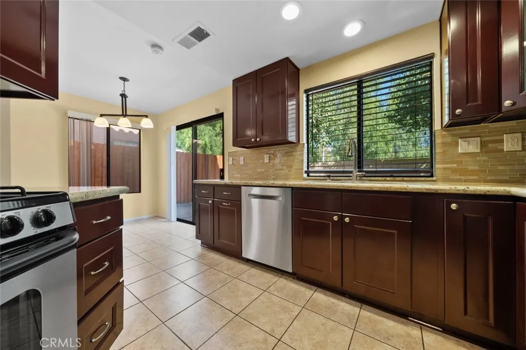 3912 Lost Springs Drive, Calabasas, CA 91301 - Photo 5 of 33, Calabasas, CA