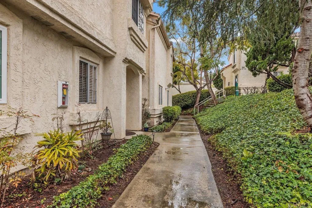 https://cdn.realtyfeed.com/cdn/127/306642465/3e201c8afe2c7145fe39c57d56629a03.webp