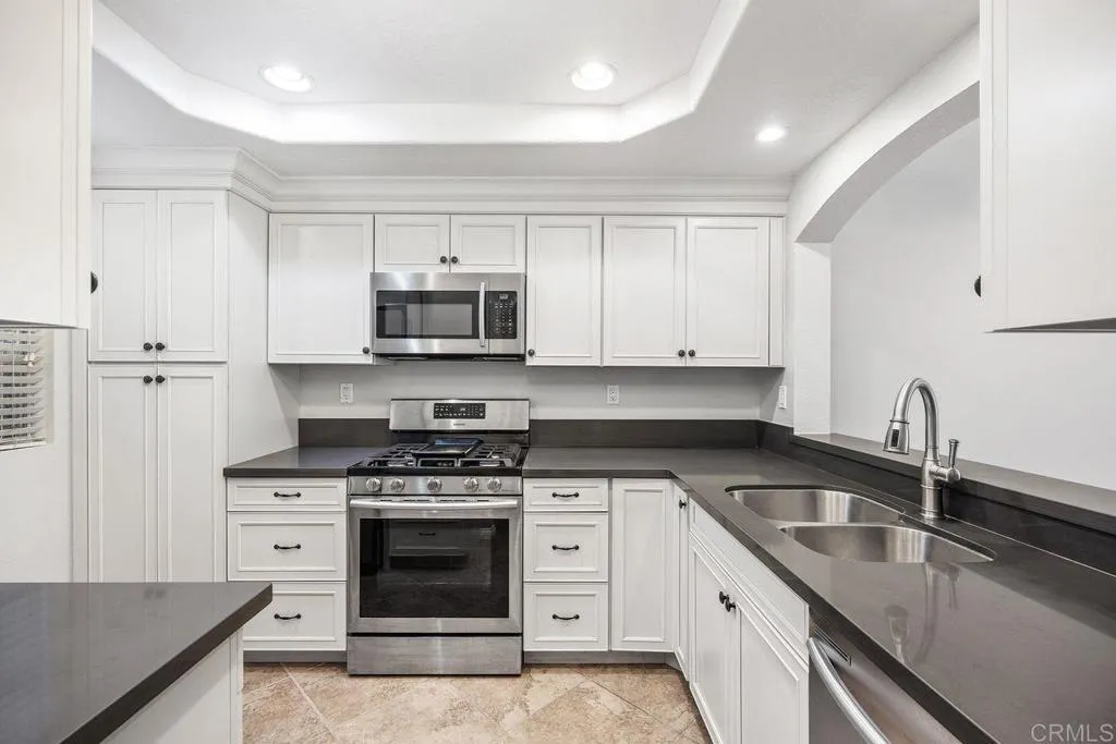 750 Breeze Hill Road Unit 110, Vista, CA 92081 - Main photo, Vista, CA