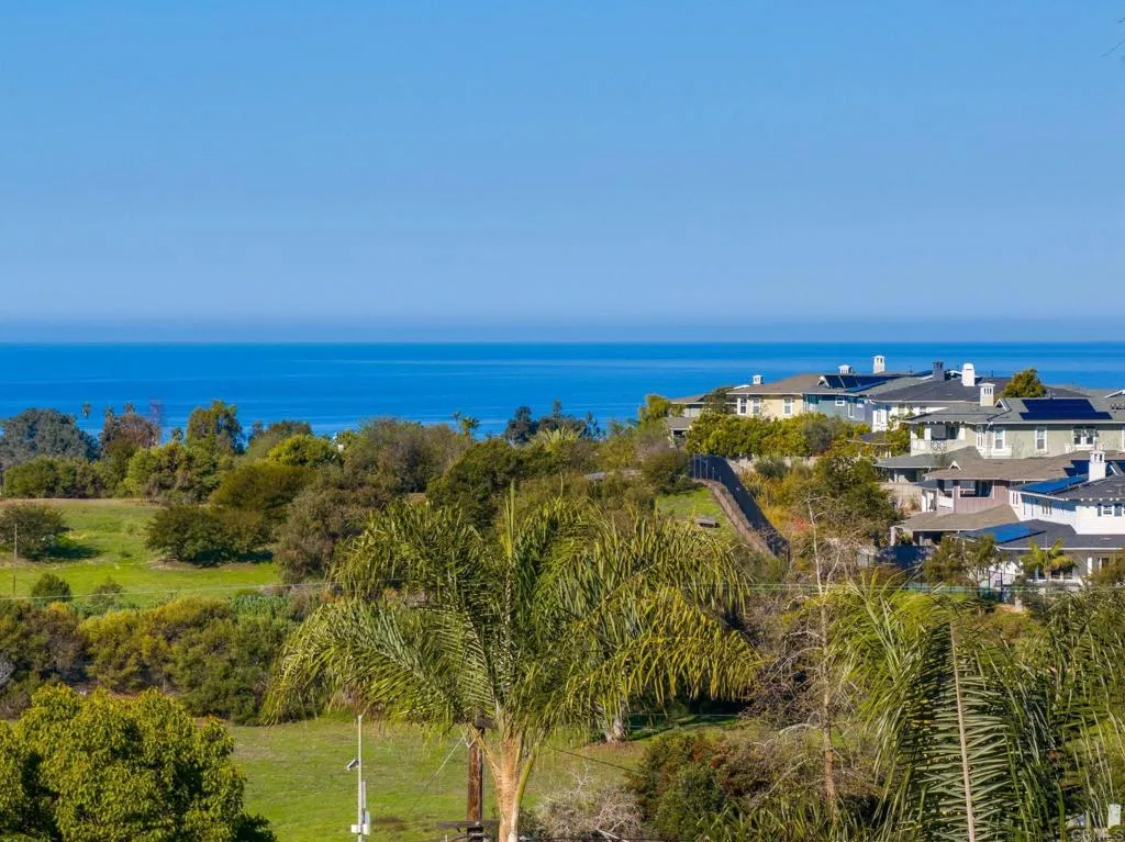 https://cdn.realtyfeed.com/cdn/127/306642532/8a94260ed36bb09e35743bbd7c30f2f5.webp