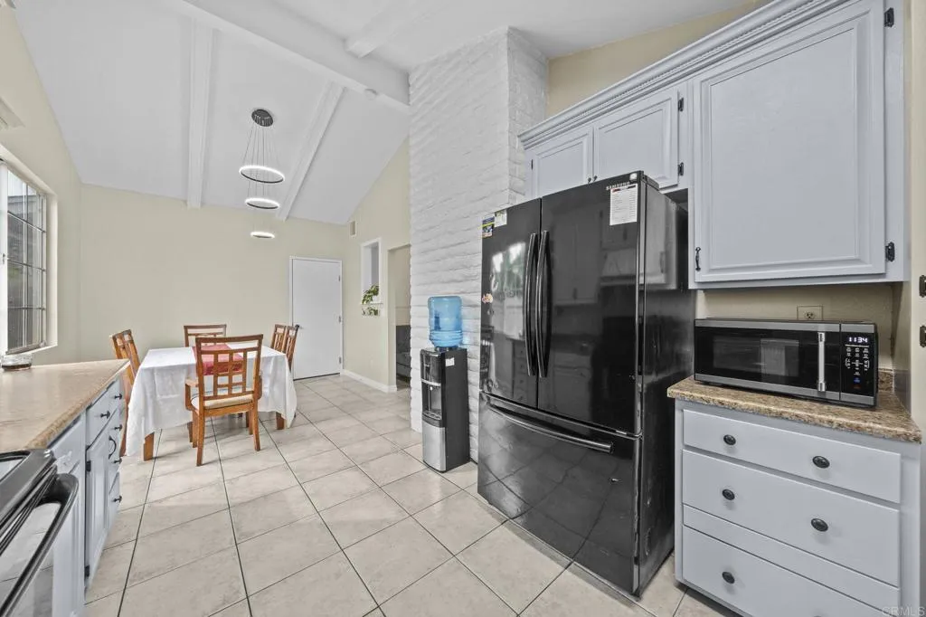 https://cdn.realtyfeed.com/cdn/127/306642599/136bf1a23926d5537199a19b1885abcc.webp