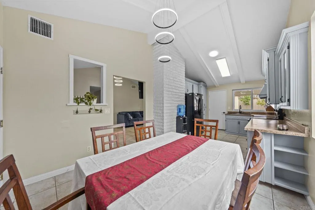 https://cdn.realtyfeed.com/cdn/127/306642599/420190e7b798aac82d9dbf21967800cb.webp