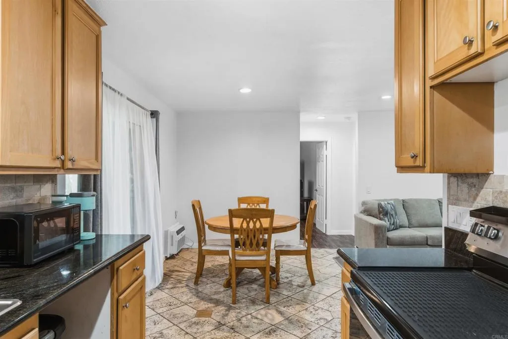 https://cdn.realtyfeed.com/cdn/127/306642630/ad4fd5470d9e938da1cf689ddc37fba0.webp