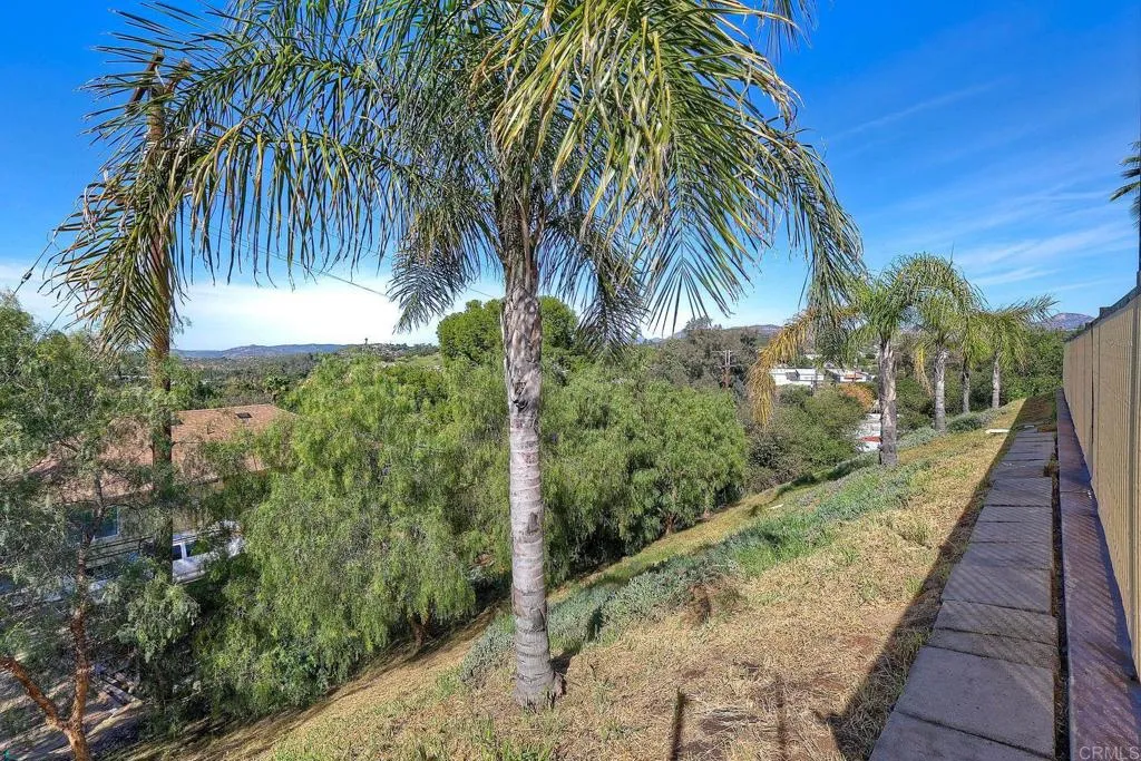 https://cdn.realtyfeed.com/cdn/127/306642636/82fed51e8386f48c00d6cfe13d8e3c83.webp