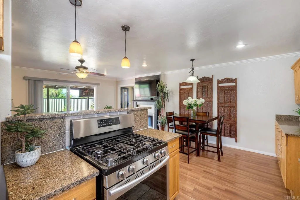 https://cdn.realtyfeed.com/cdn/127/306642636/dd166707ae57850b6bf8b8da9af90c0e.webp