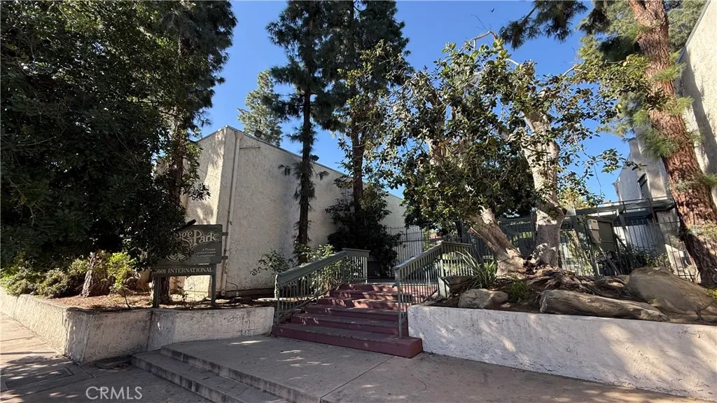 8601 International Avenue Unit 151, Canoga Park, CA 91304 - Photo 2 of 11, Canoga Park, CA