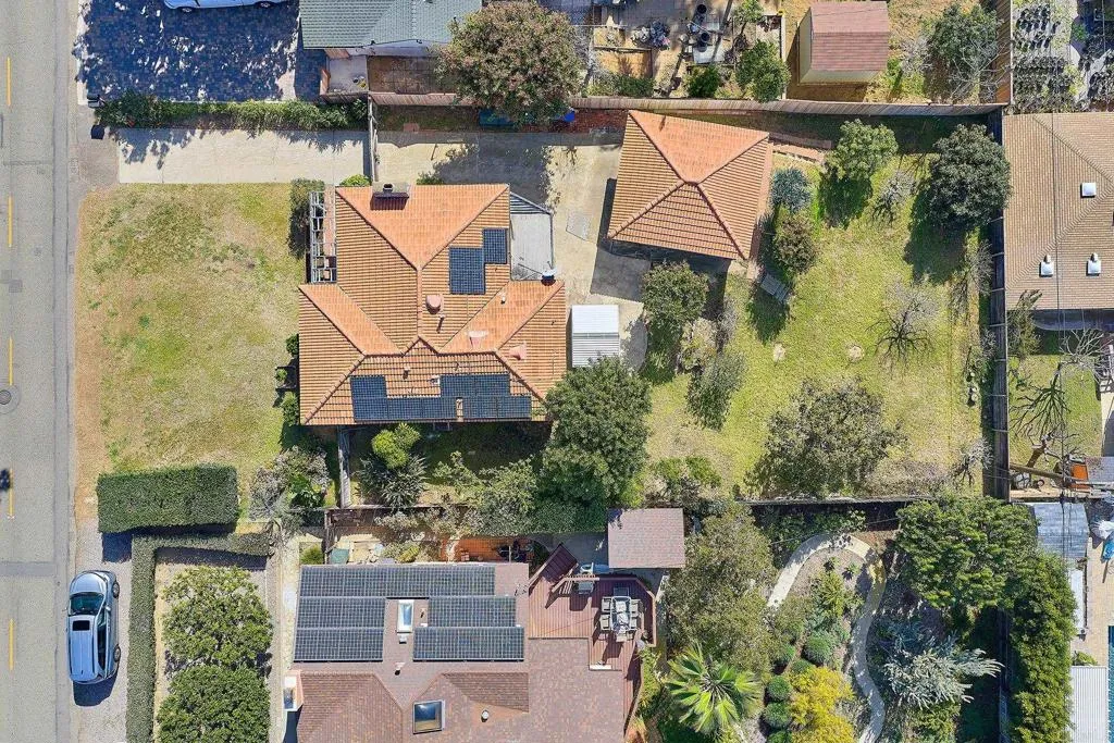 https://cdn.realtyfeed.com/cdn/127/306642670/306ed46b6594f4a674e8e4d6e4049440.webp