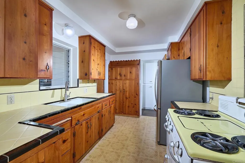 https://cdn.realtyfeed.com/cdn/127/306642670/31a5b7667f77384b60f6b3730448a33b.webp
