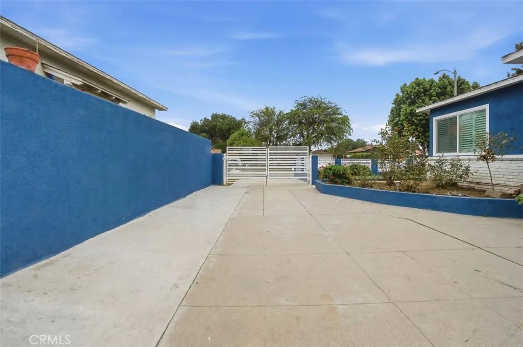 13827 Fairlock, Paramount, CA 90723 - Photo 3 of 16, Paramount, CA
