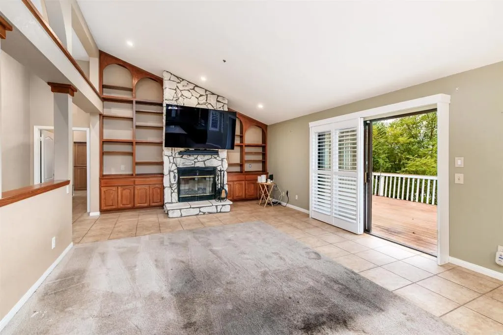 https://cdn.realtyfeed.com/cdn/127/306642802/169d054fe0a7565e399831576575437c.webp