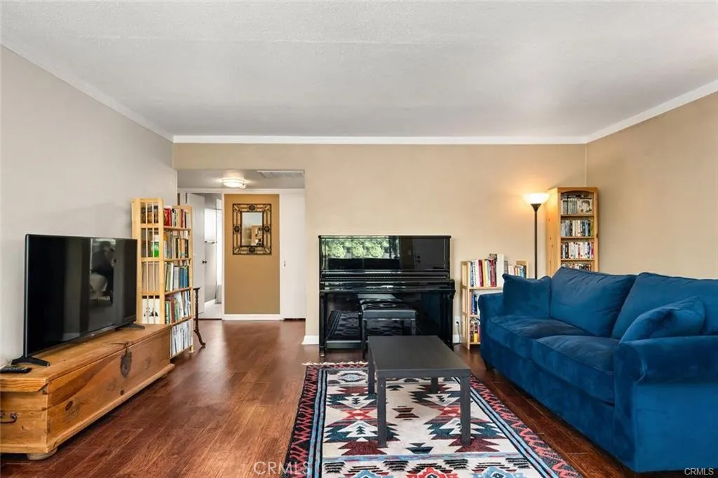 30 Plaza Way 7