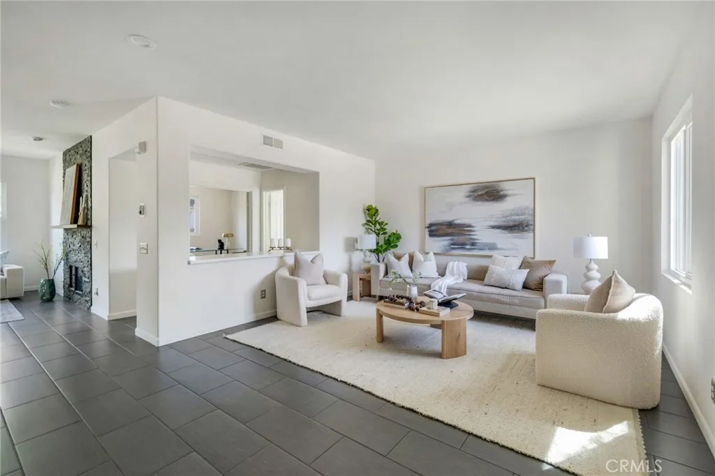 https://cdn.realtyfeed.com/cdn/127/306642962/0de391e0ba7e6b3c7045b35e45967540.webp