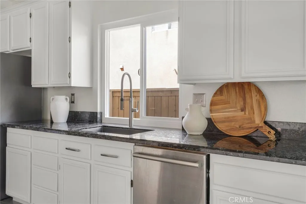 https://cdn.realtyfeed.com/cdn/127/306642962/290f941e0a8c3ff09d4aa81bae843467.webp