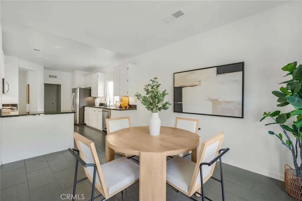 https://cdn.realtyfeed.com/cdn/127/306642962/3cdd7ad52861163c89f3db3d1ef3256b.webp