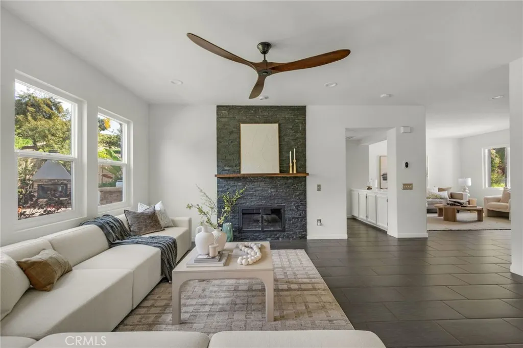 https://cdn.realtyfeed.com/cdn/127/306642962/59d27646f82773e8ebff717719039338.webp