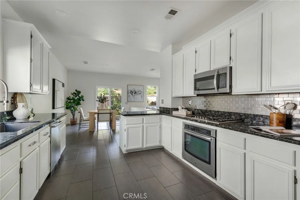 https://cdn.realtyfeed.com/cdn/127/306642962/8eeb618fc6f9dafc127710a8d48b0466.webp