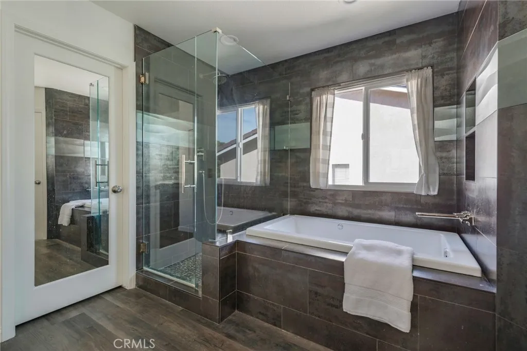 https://cdn.realtyfeed.com/cdn/127/306642962/b1aa6b686c685f40a88400884c453120.webp