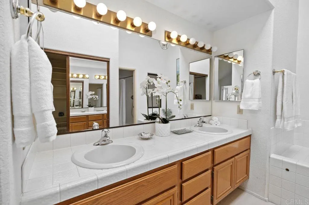 https://cdn.realtyfeed.com/cdn/127/306642972/286d0096d7ac8913b1a640c214f2e287.webp