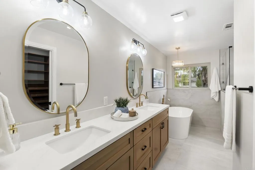 https://cdn.realtyfeed.com/cdn/127/306642981/6d4a19679ce14e960480f381b83e6fd9.webp