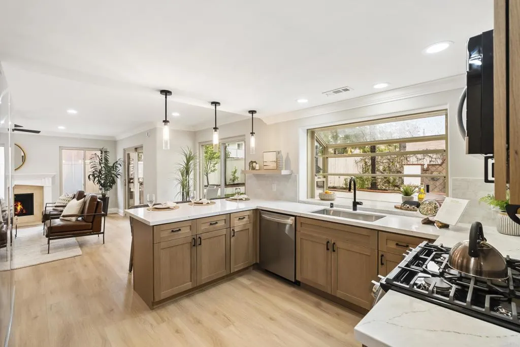 https://cdn.realtyfeed.com/cdn/127/306642981/6fda3b26705222564742d817c9942d7a.webp