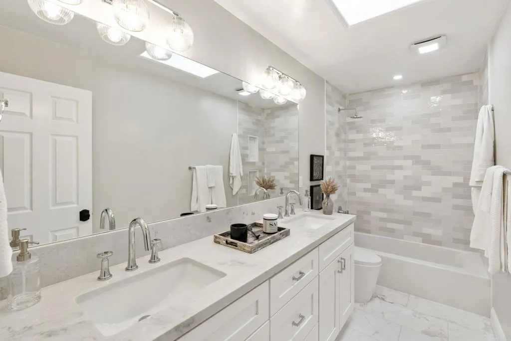 https://cdn.realtyfeed.com/cdn/127/306642981/f13aba7a7052699f8983af5b8d967f61.webp