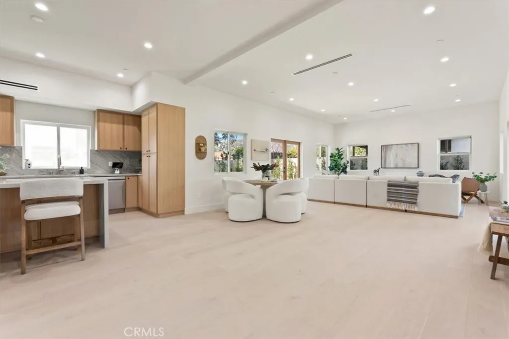 Chatsworth, CA 91311