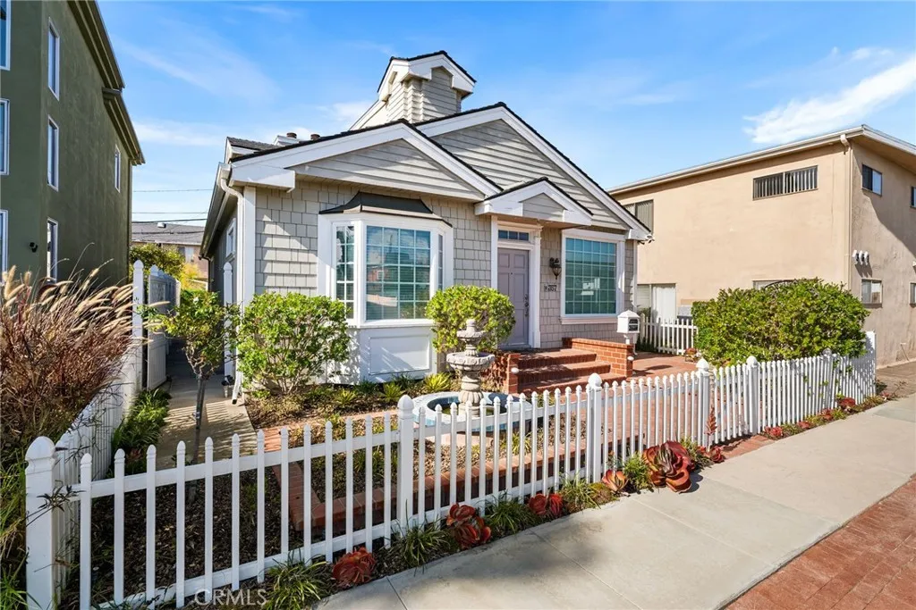 357 13th, Seal Beach, CA 90740 - Photo 2 of 25, Seal Beach, CA