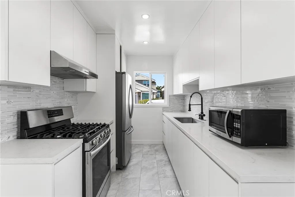 324 13th, Seal Beach, CA 90740 - Photo 3 of 21, Seal Beach, CA