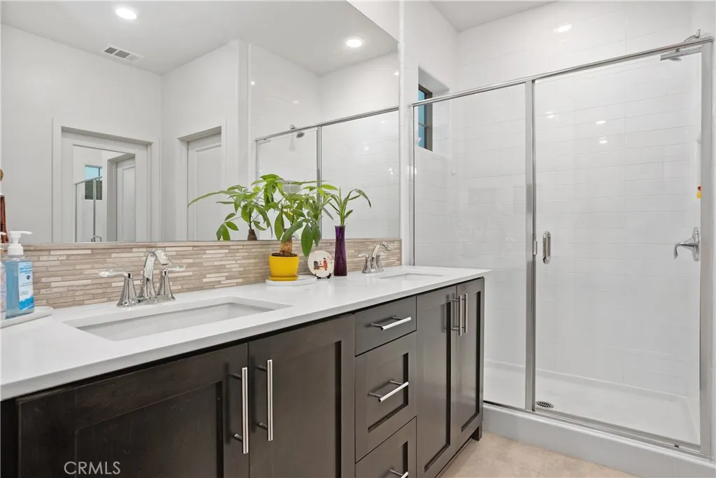 https://cdn.realtyfeed.com/cdn/127/306643364/2299e7539c0a21aa36bef0cefd2bbccd.webp