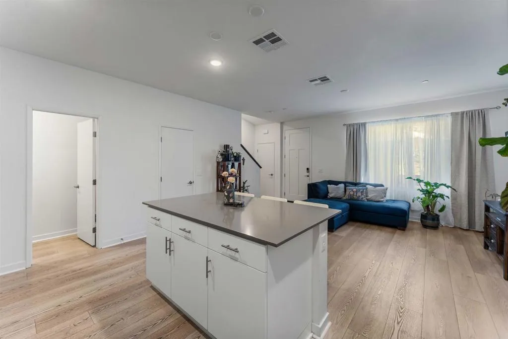 Photo #6: NDP2601424 Listing: Photo #6