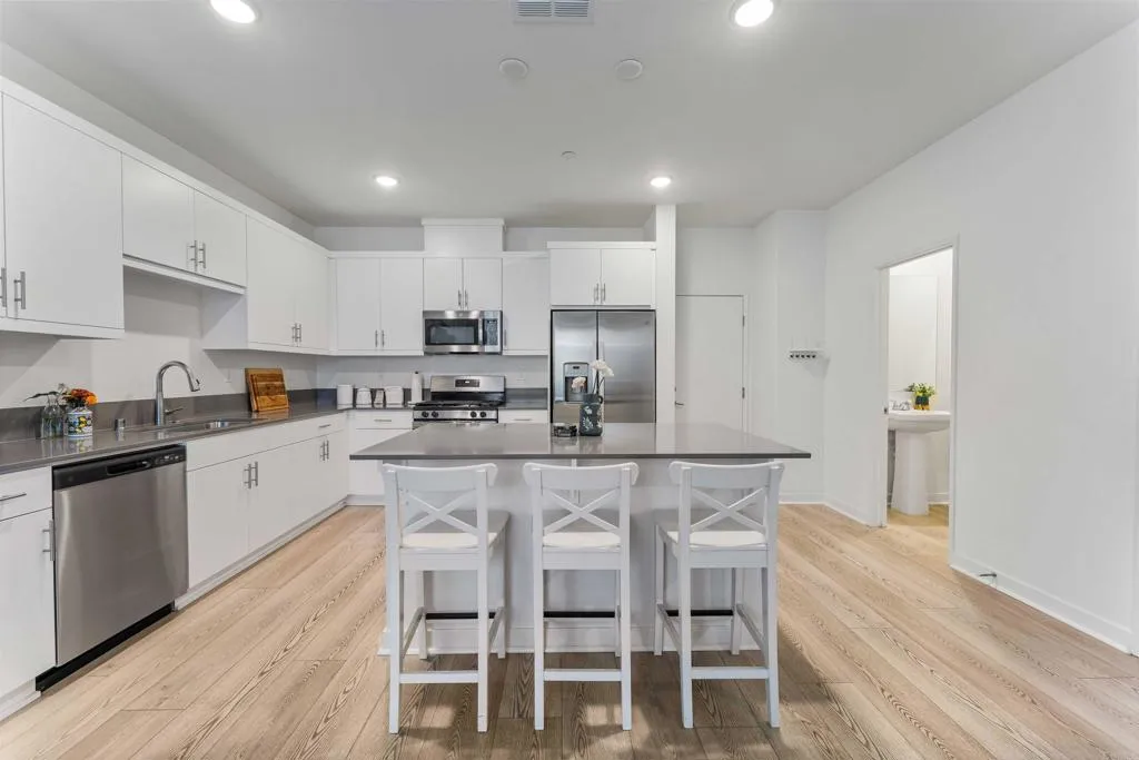 Photo #4: NDP2601424 Listing: Photo #4