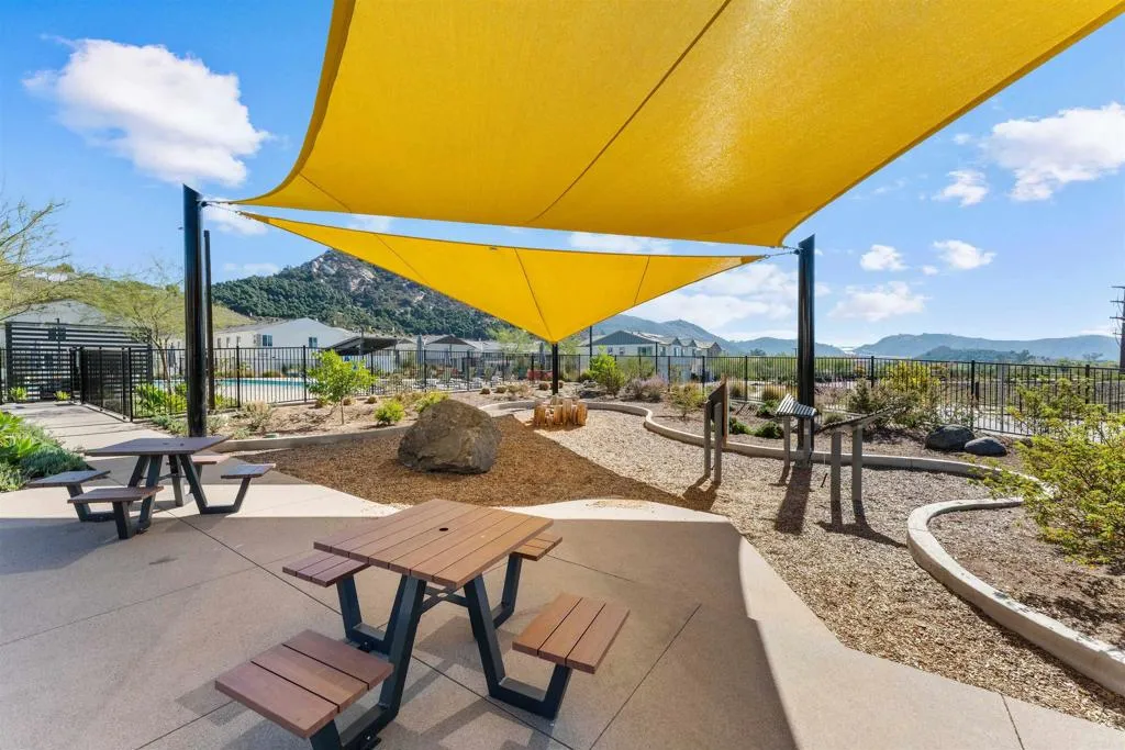 Photo #38: NDP2601424 Listing: Photo #38