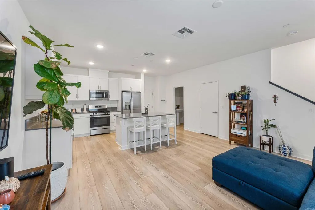 Photo #3: NDP2601424 Listing: Photo #3