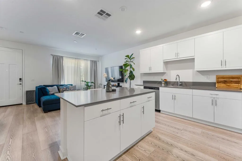 Photo #5: NDP2601424 Listing: Photo #5