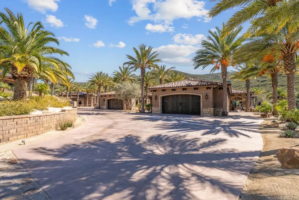 https://cdn.realtyfeed.com/cdn/127/306643495/1cb06290966c32143e77765fba43c6b0.webp