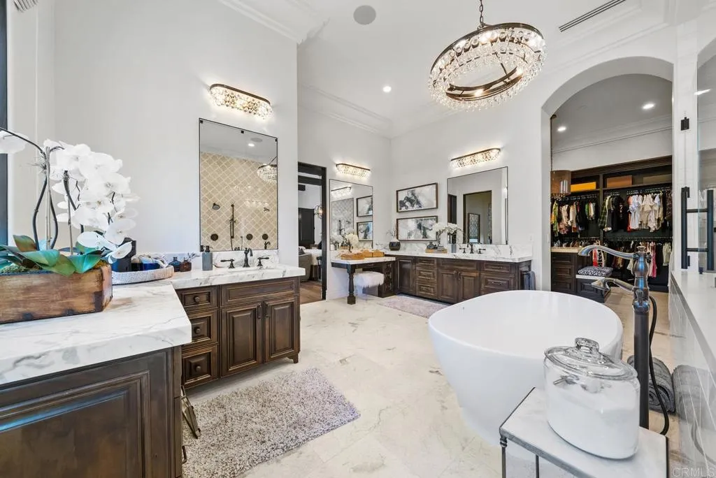 https://cdn.realtyfeed.com/cdn/127/306643495/881d3878cc21f87d49b50d0ae58195b8.webp