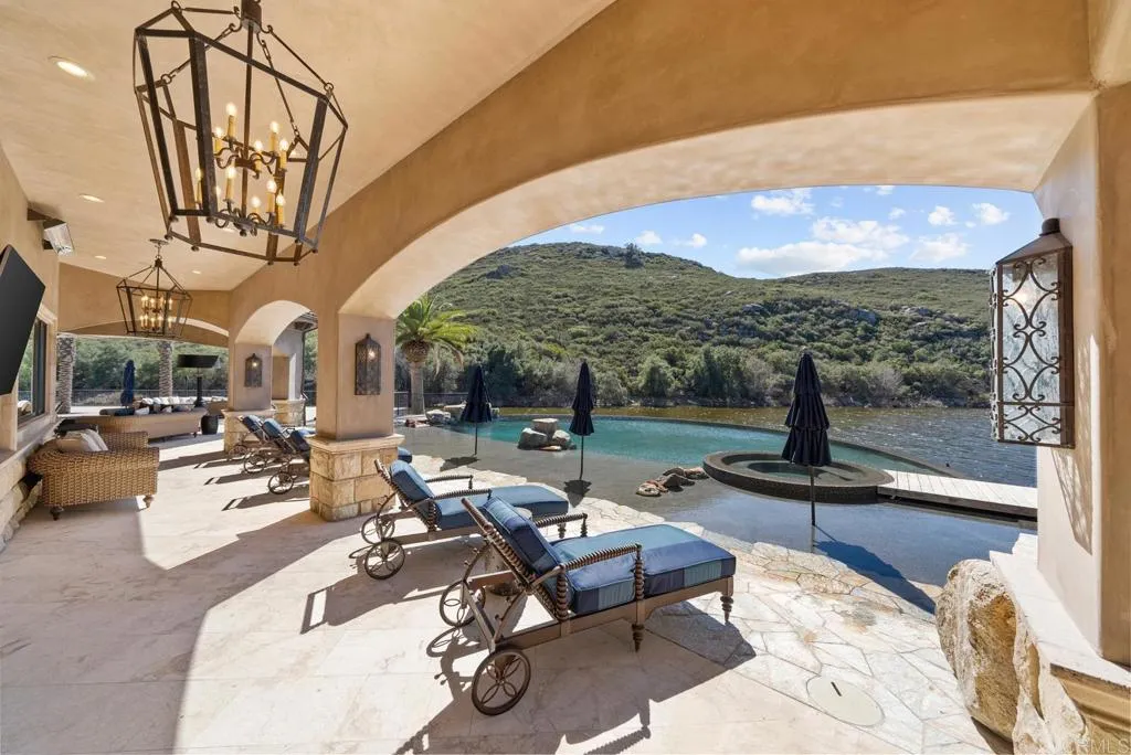 https://cdn.realtyfeed.com/cdn/127/306643495/ad2ee287ebb7b5812949ec3fce91e1a1.webp