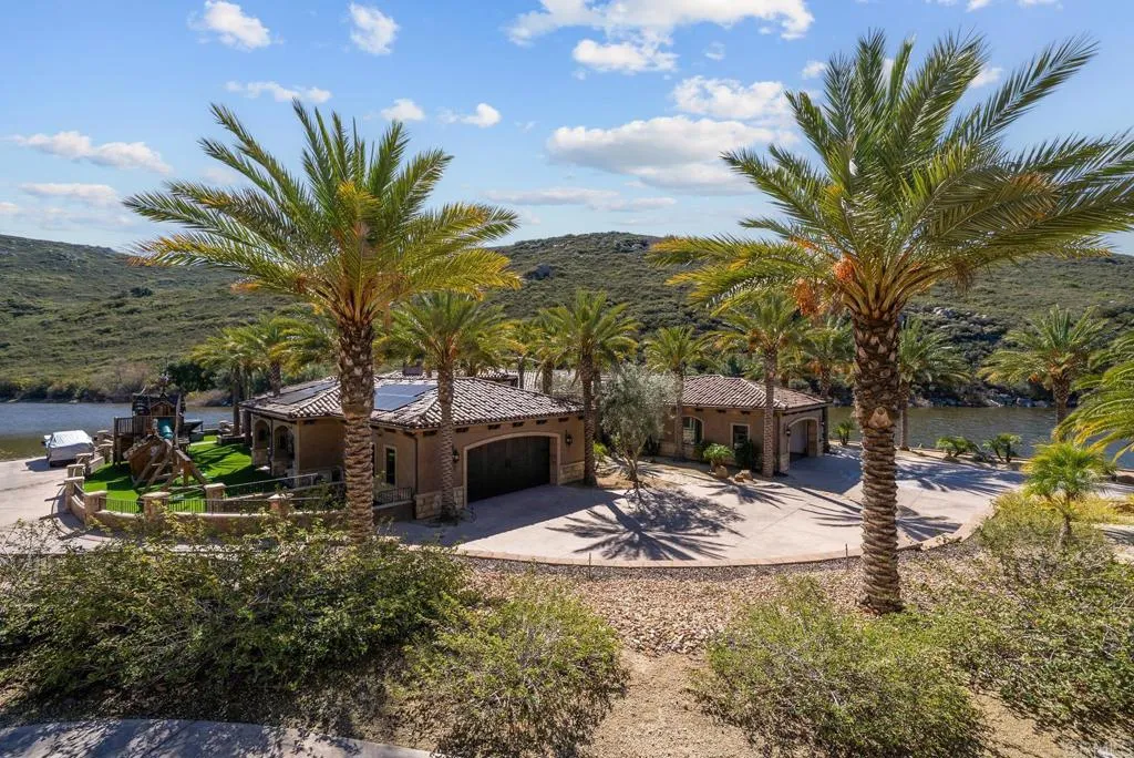 https://cdn.realtyfeed.com/cdn/127/306643495/bb6ed408b8cad6122cc7eccf5b6948bb.webp