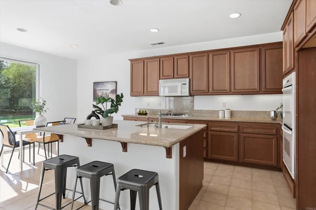 https://cdn.realtyfeed.com/cdn/127/306643606/233014c5b9e3e49871ab73b1e0eb6716.webp