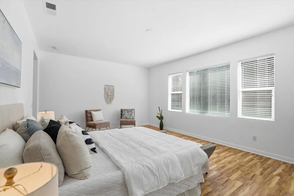 https://cdn.realtyfeed.com/cdn/127/306643606/ad0c0e9419a7154bebeae78735b800e0.webp