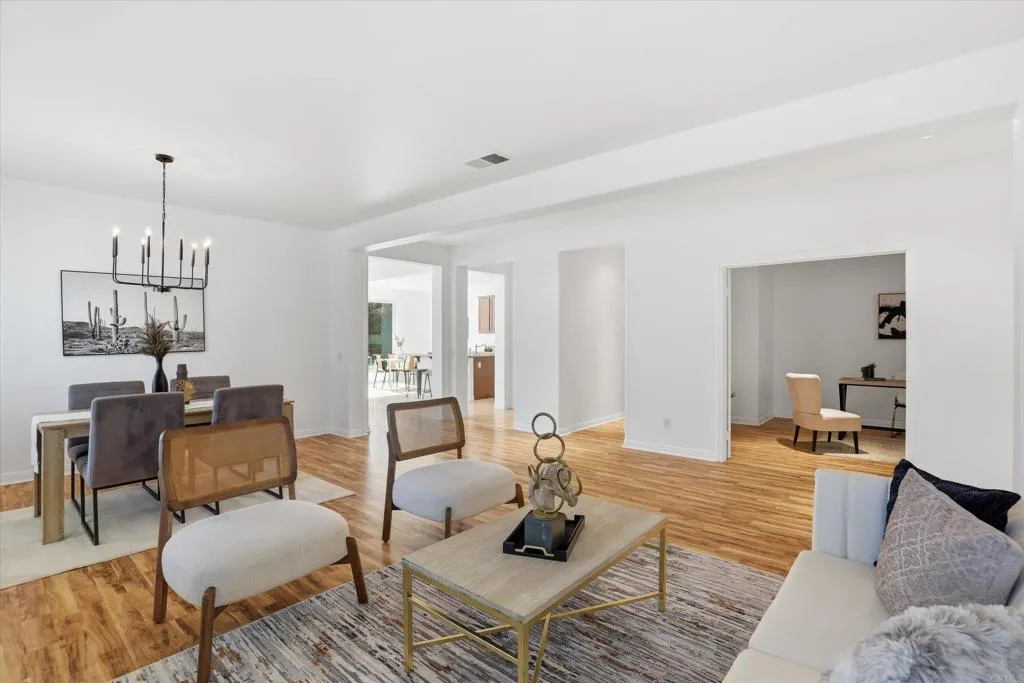 https://cdn.realtyfeed.com/cdn/127/306643606/c990a8d52a94964060000b39882e631e.webp