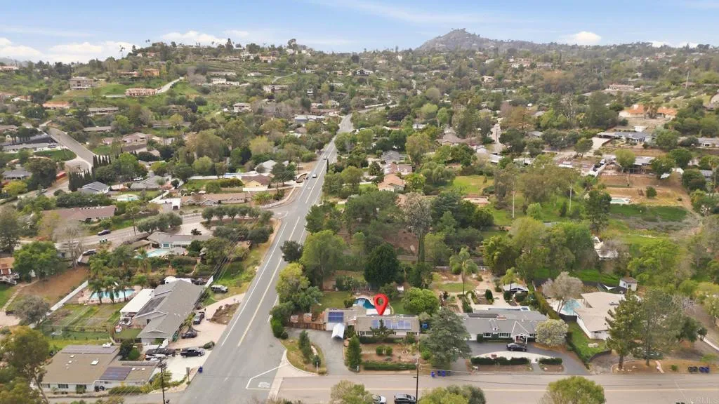 https://cdn.realtyfeed.com/cdn/127/306643611/28de1db228c2049e939d667a0794df9d.webp