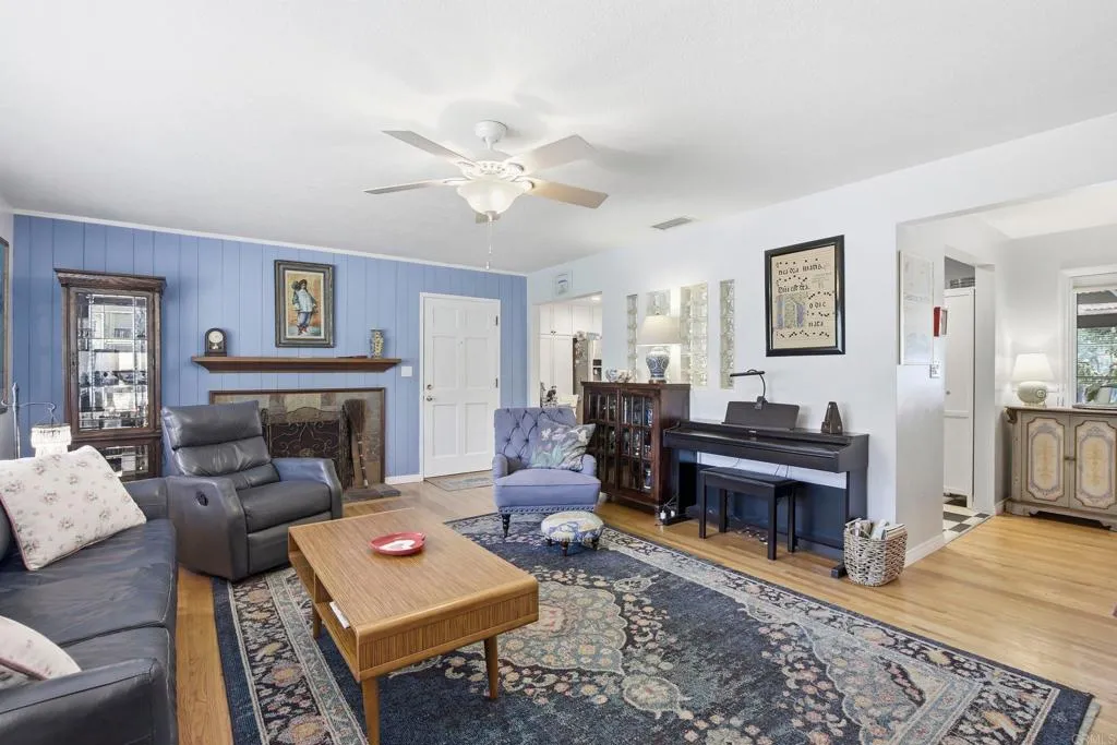 https://cdn.realtyfeed.com/cdn/127/306643611/2f865dc9eb55b94522b995828f85b431.webp