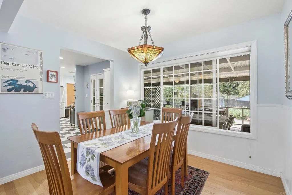 https://cdn.realtyfeed.com/cdn/127/306643611/de245aff8d2453468669a07f1373d3ae.webp