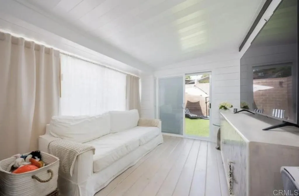 https://cdn.realtyfeed.com/cdn/127/306643641/2426da21680436c60c0b7a62a4b11893.webp